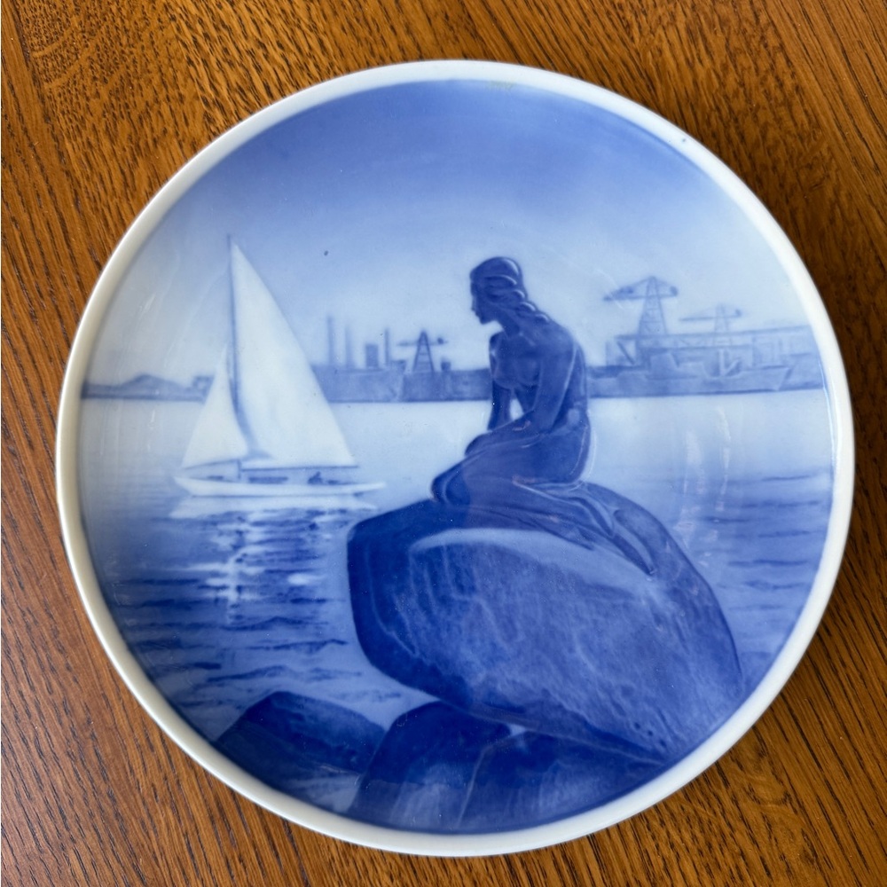Royal Copenhagen The Little Mermaid Plate No. 1479 Signed VR Denmark